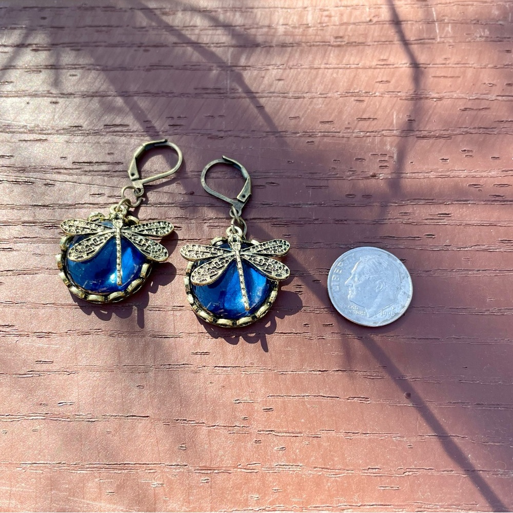 NWOT Vintage Style Brass and Glass Dragonfly Earrings - Picture 5 of 6